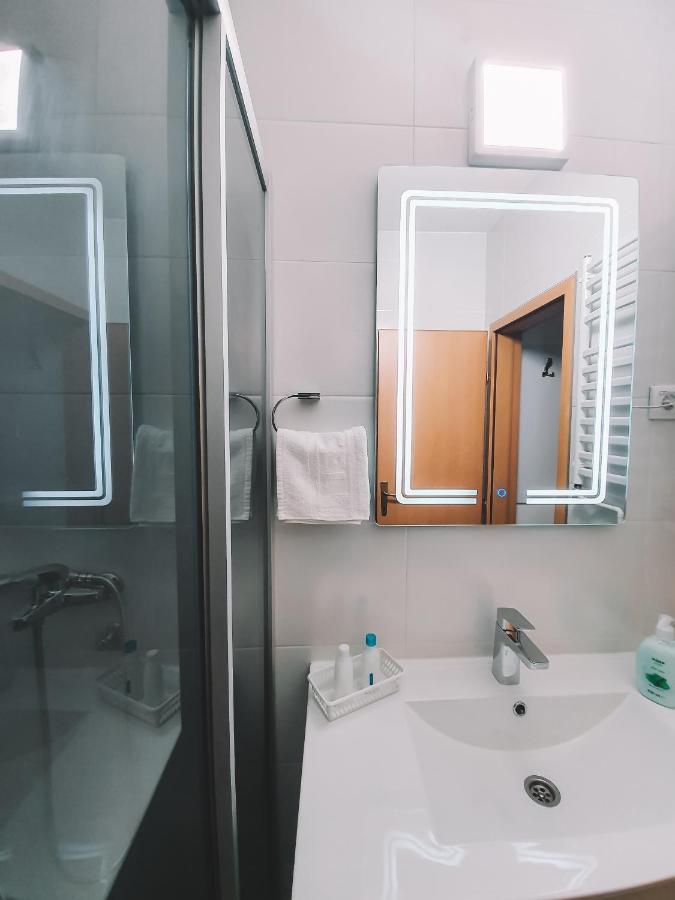 Duga Apartmani ครากูเยวัตส์ ภายนอก รูปภาพ