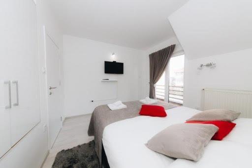 Duga Apartmani ครากูเยวัตส์ ภายนอก รูปภาพ
